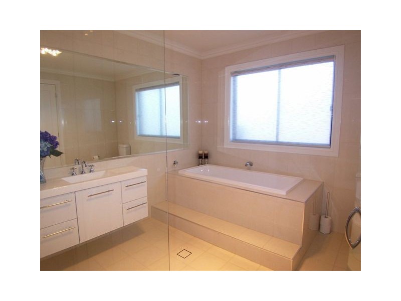 3 Mewburn Drive, Goulburn NSW 2580