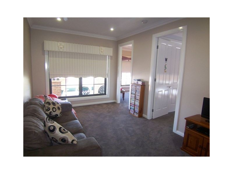 3 Mewburn Drive, Goulburn NSW 2580