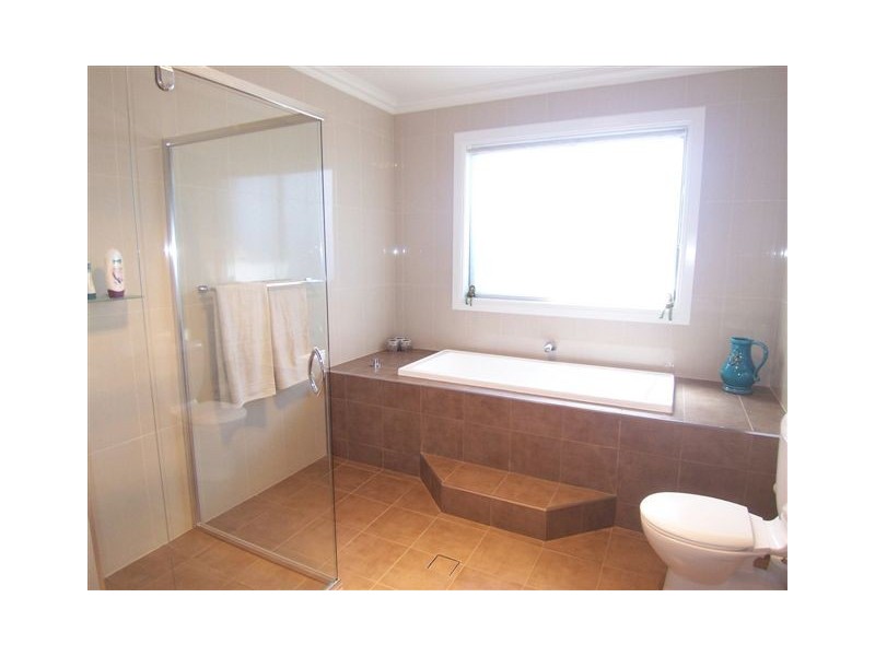 3 Mewburn Drive, Goulburn NSW 2580