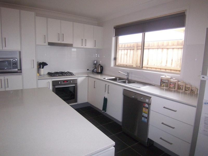 8 Clure Place, Goulburn NSW 2580