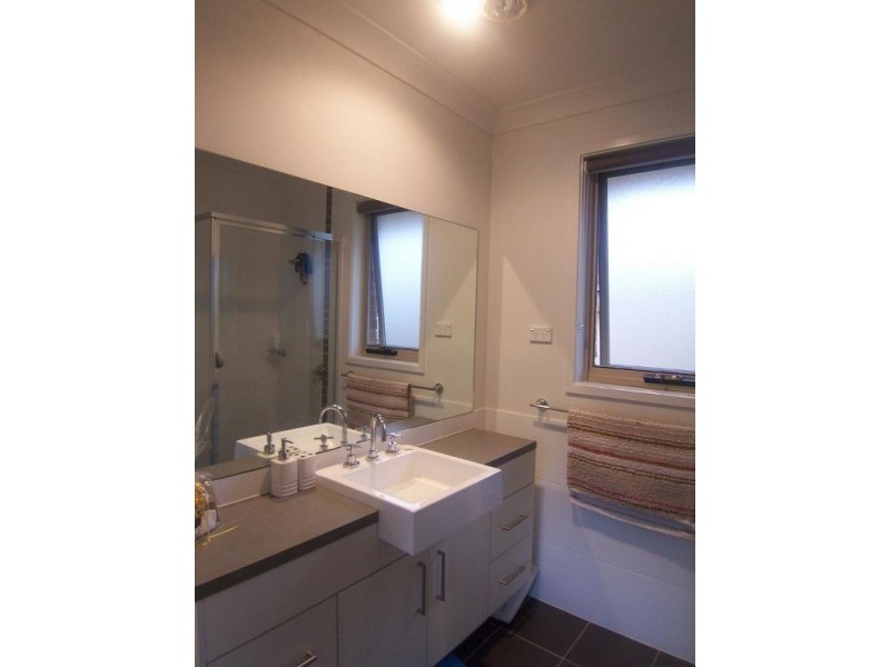 8 Clure Place, Goulburn NSW 2580