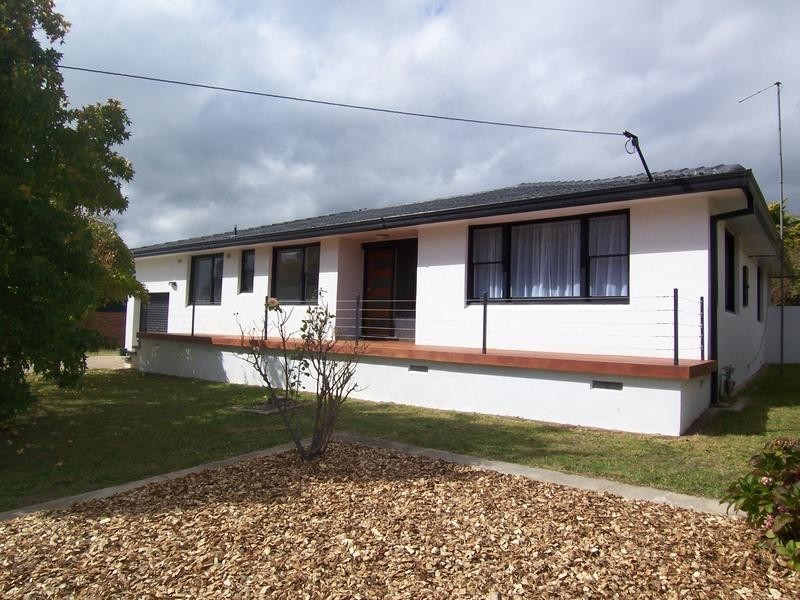 4 Hoddle Avenue, Goulburn NSW 2580