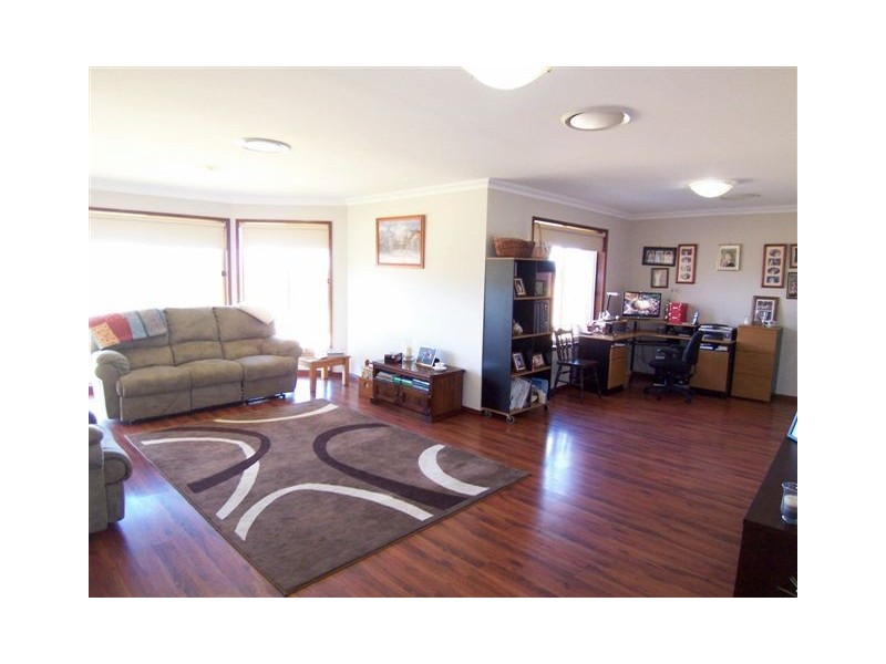 6 Bonnett Drive, Goulburn NSW 2580