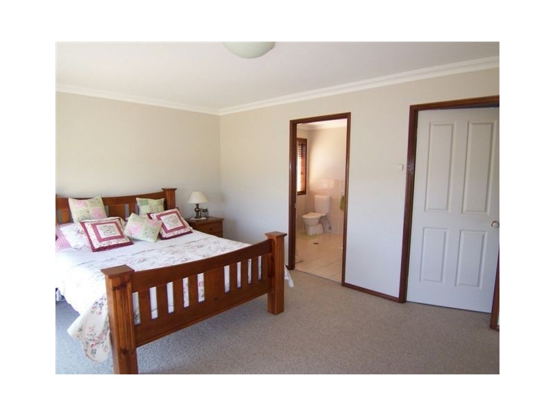 6 Bonnett Drive, Goulburn NSW 2580