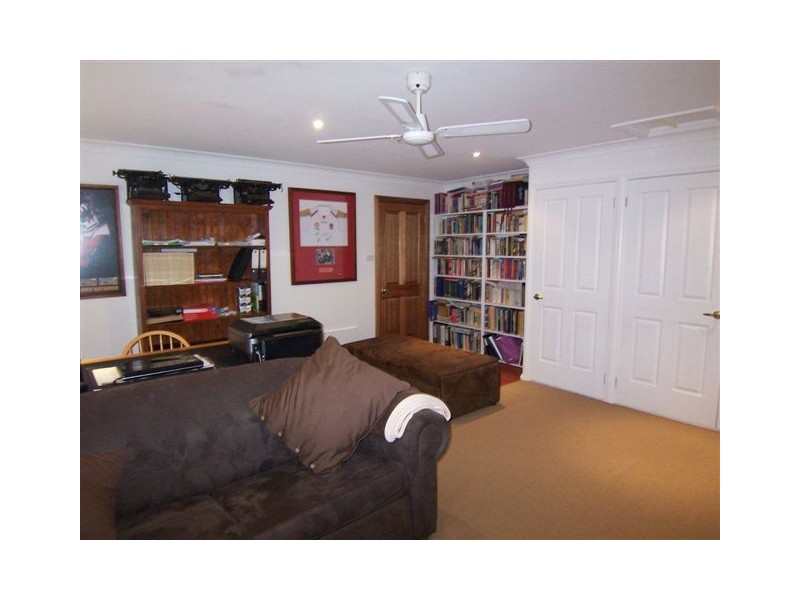 24 Paradise Place, Goulburn NSW 2580