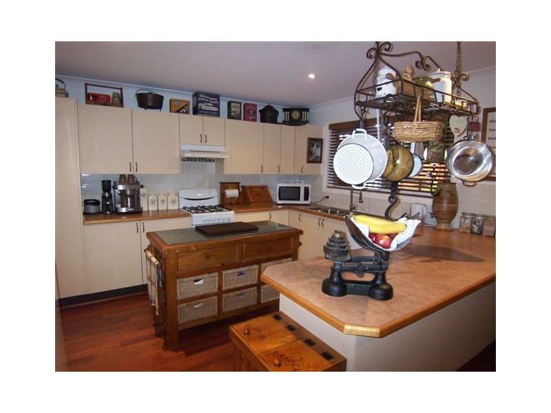 24 Paradise Place, Goulburn NSW 2580