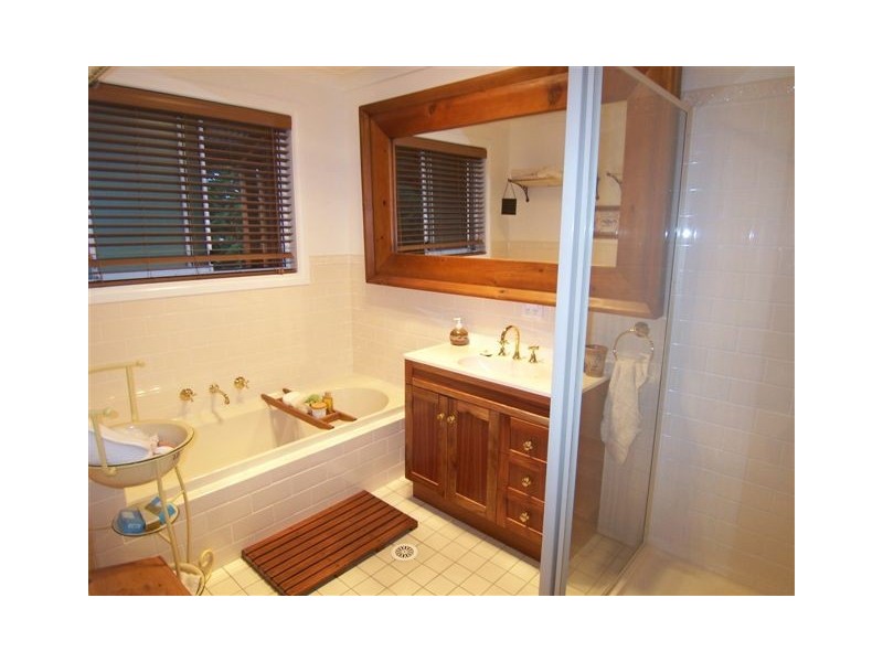 24 Paradise Place, Goulburn NSW 2580