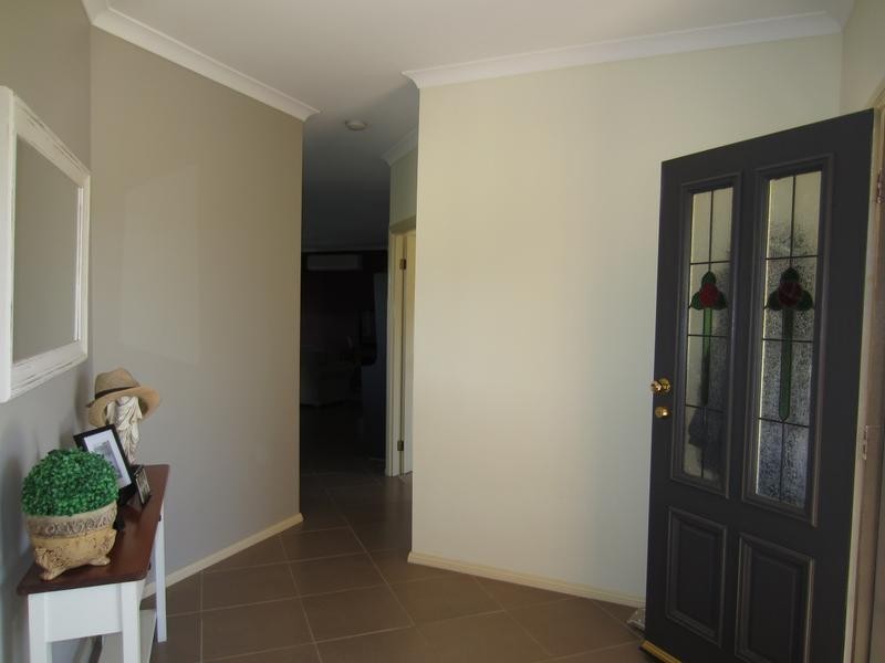 43 Bonnett Drive, Goulburn NSW 2580