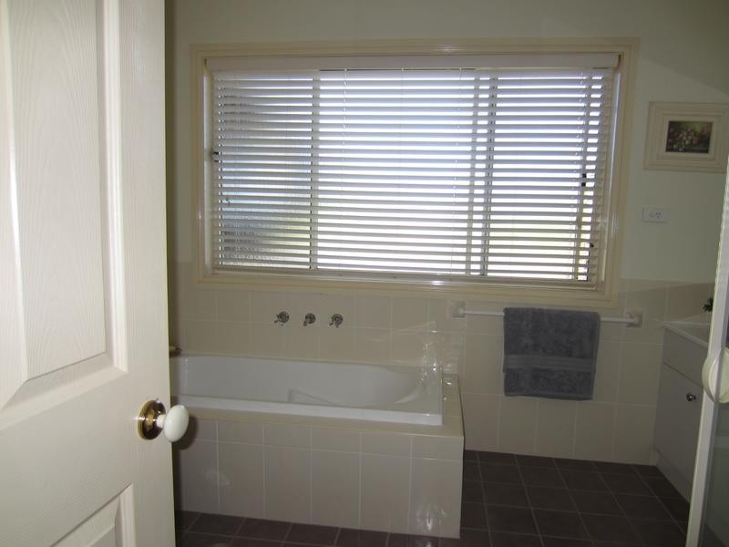 43 Bonnett Drive, Goulburn NSW 2580