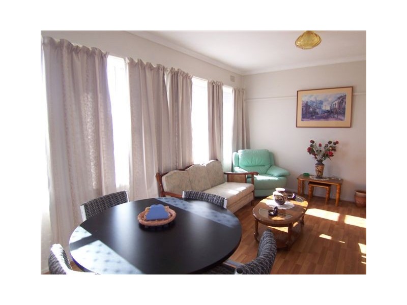 8 Darcy Crescent, Goulburn NSW 2580