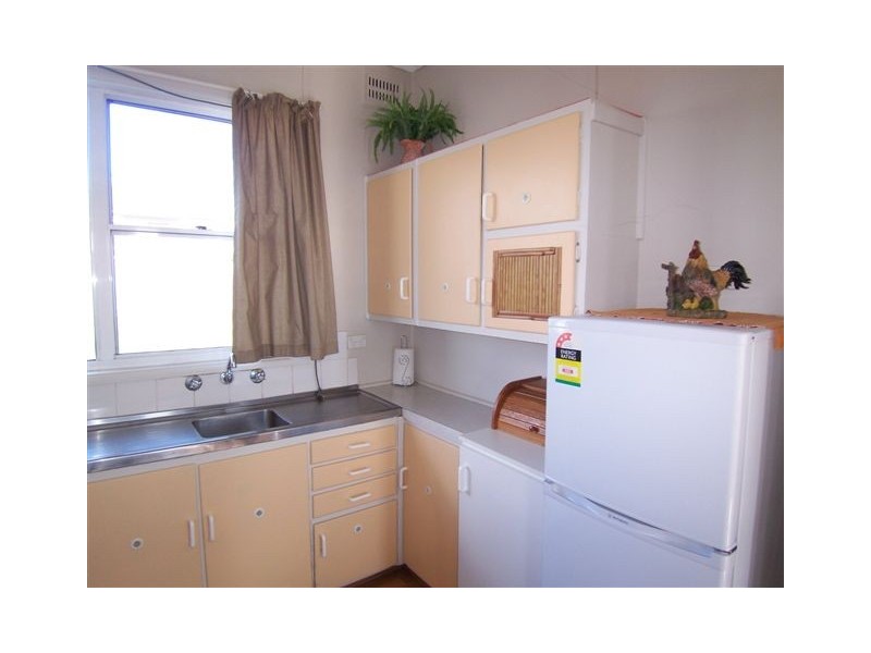 8 Darcy Crescent, Goulburn NSW 2580