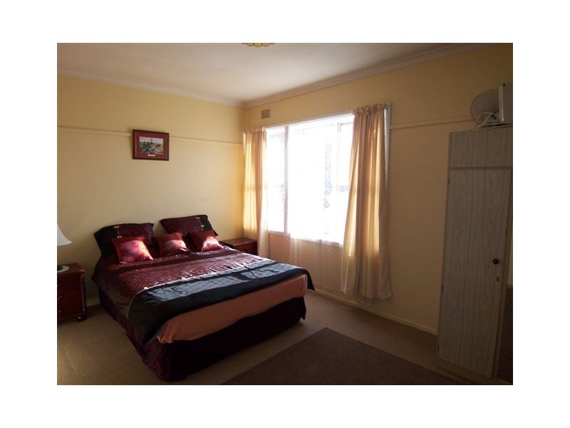 8 Darcy Crescent, Goulburn NSW 2580