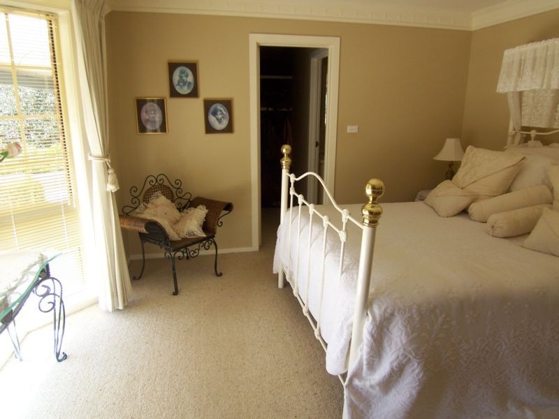 33 Run O Waters Drive, Goulburn NSW 2580