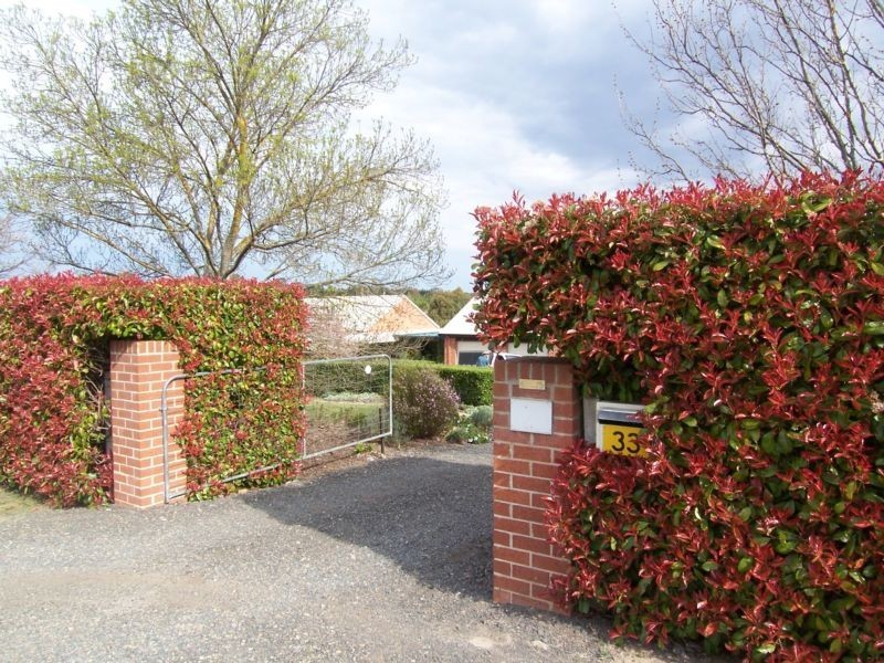 33 Run O Waters Drive, Goulburn NSW 2580