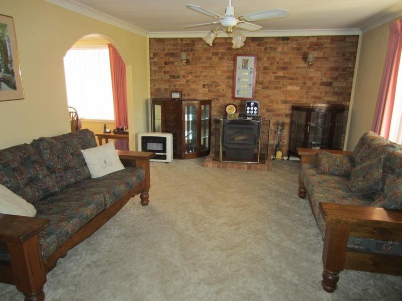 11 Bradford Drive, Goulburn NSW 2580