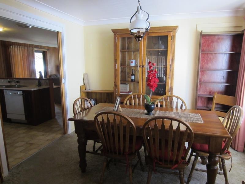 11 Bradford Drive, Goulburn NSW 2580