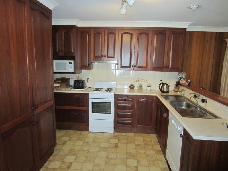 11 Bradford Drive, Goulburn NSW 2580