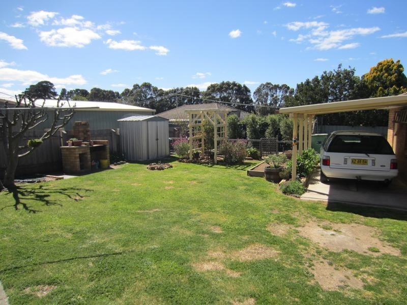 11 Bradford Drive, Goulburn NSW 2580