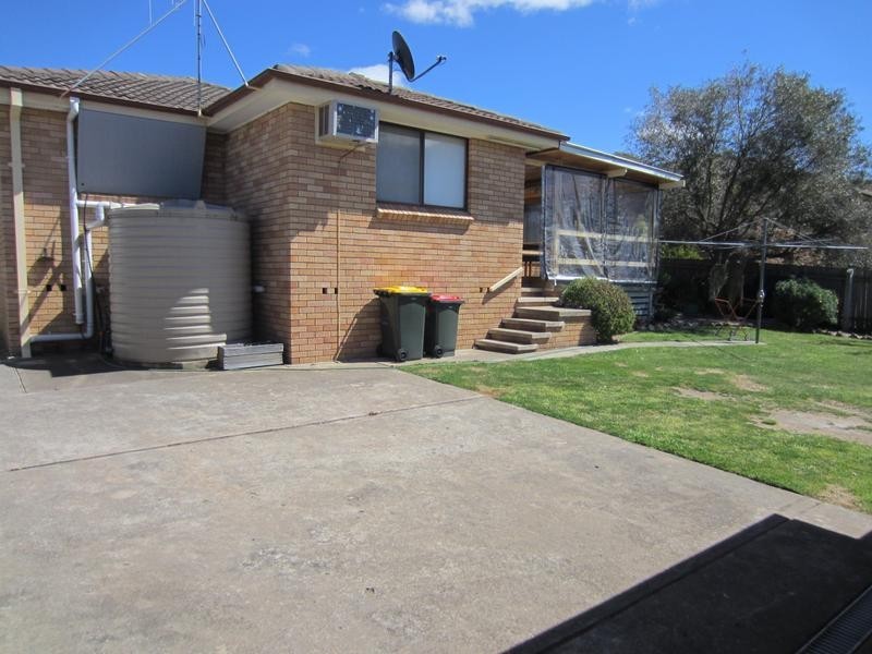 11 Bradford Drive, Goulburn NSW 2580