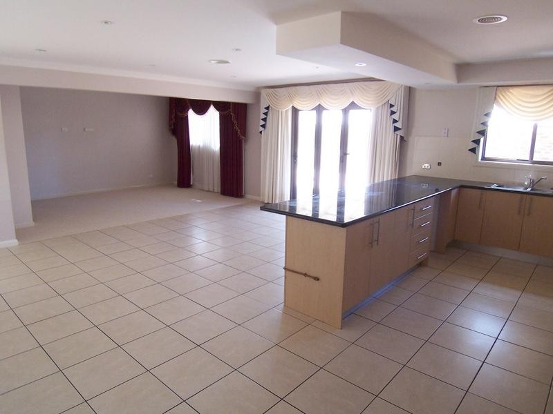 12 James Place, Goulburn NSW 2580