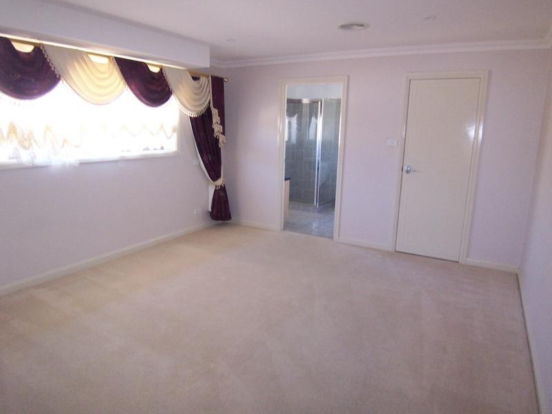 12 James Place, Goulburn NSW 2580
