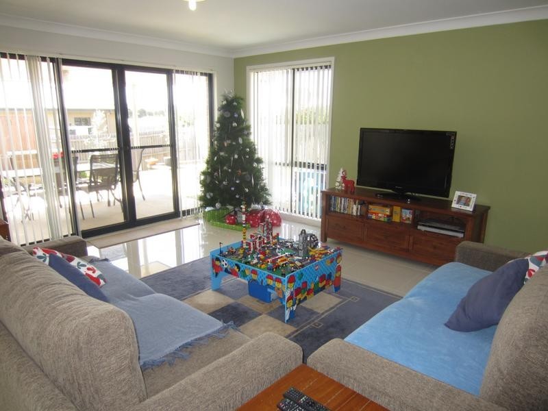 4 Barry Crescent, Goulburn NSW 2580