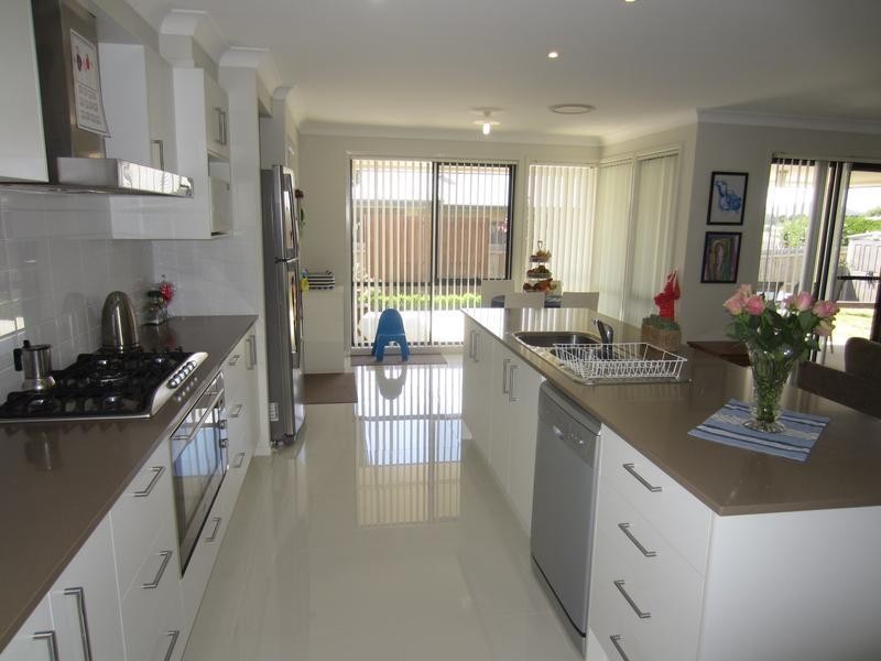 4 Barry Crescent, Goulburn NSW 2580