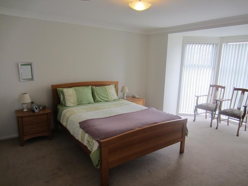 4 Barry Crescent, Goulburn NSW 2580