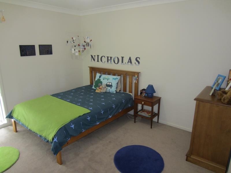 4 Barry Crescent, Goulburn NSW 2580