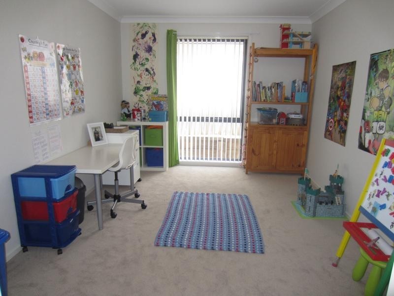 4 Barry Crescent, Goulburn NSW 2580