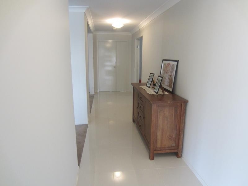 4 Barry Crescent, Goulburn NSW 2580