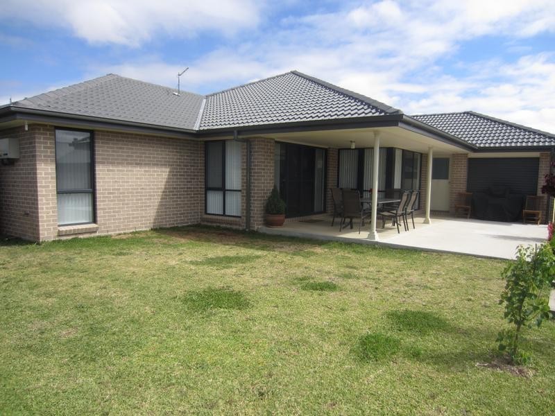 4 Barry Crescent, Goulburn NSW 2580