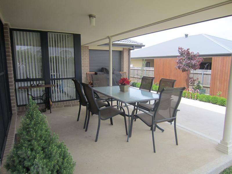 4 Barry Crescent, Goulburn NSW 2580