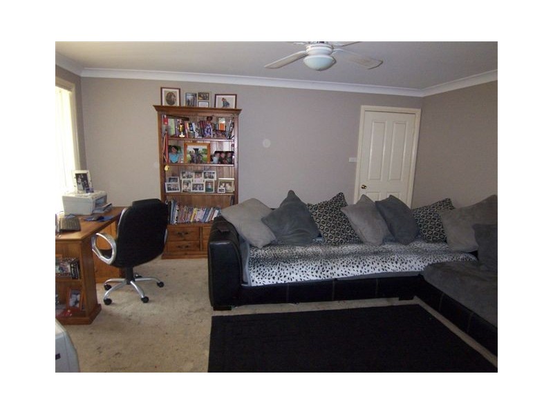 4 Joanna Place, Goulburn NSW 2580