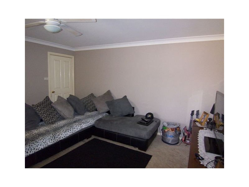 4 Joanna Place, Goulburn NSW 2580