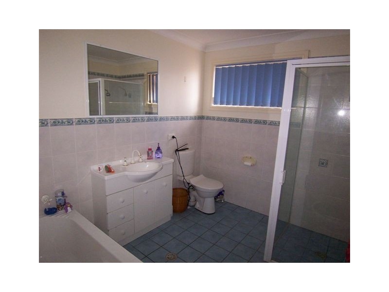 4 Joanna Place, Goulburn NSW 2580