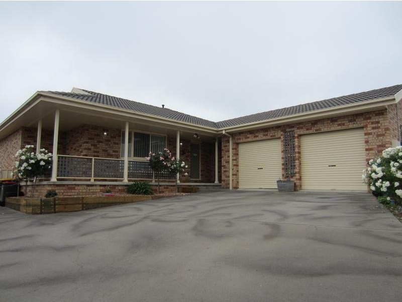 12 Joanna Place, Goulburn NSW 2580