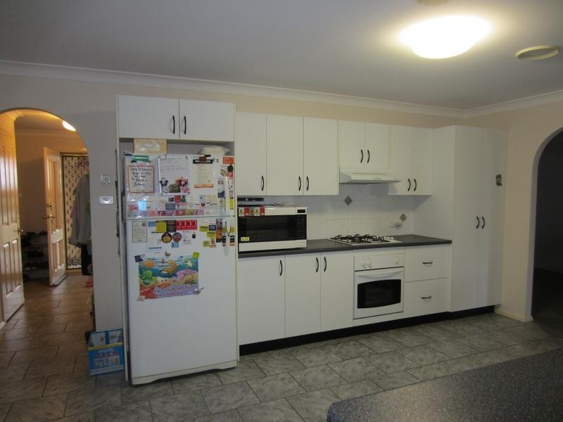 12 Joanna Place, Goulburn NSW 2580