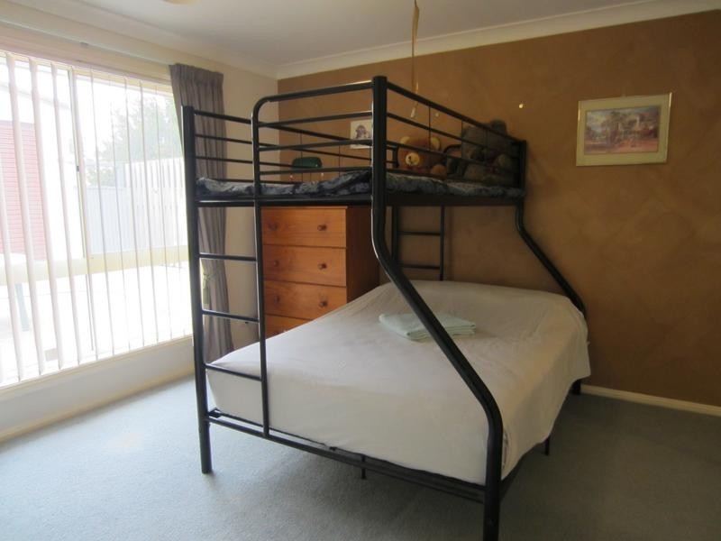 12 Joanna Place, Goulburn NSW 2580