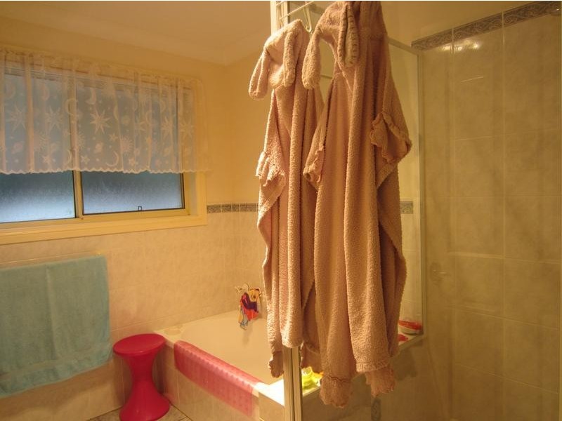 12 Joanna Place, Goulburn NSW 2580