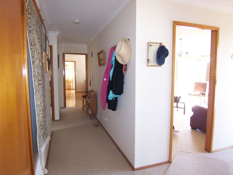 27 Hoddle Avenue, Goulburn NSW 2580