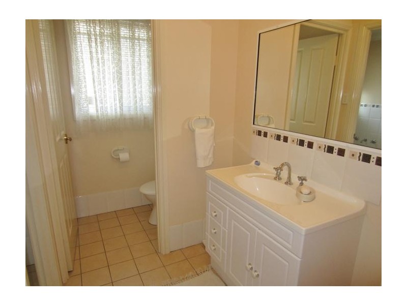 8 James Place, Goulburn NSW 2580