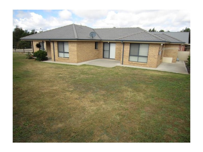 8 James Place, Goulburn NSW 2580
