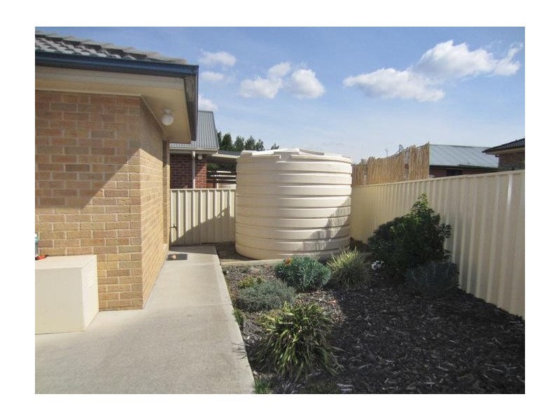 8 James Place, Goulburn NSW 2580