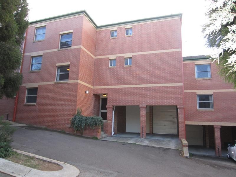 4/33 Ottiwell Street, Goulburn NSW 2580