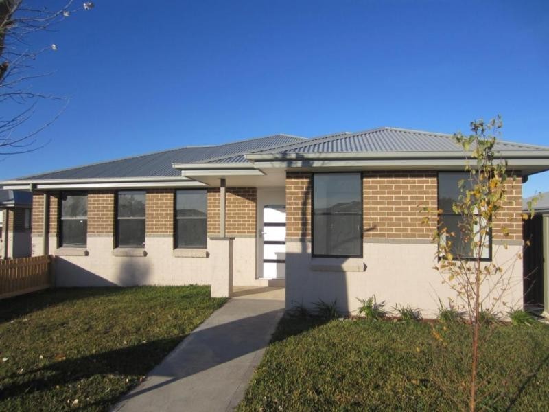 Villa 2/95 Gibson Street, Goulburn NSW 2580