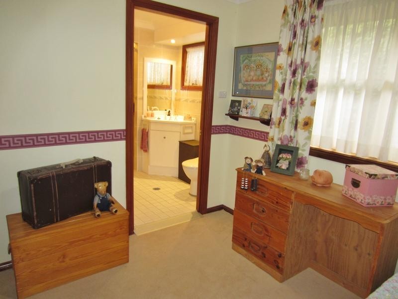 17 Chantilly Court, Goulburn NSW 2580