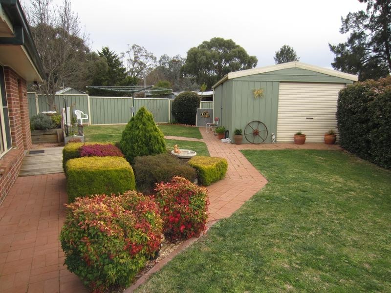 17 Chantilly Court, Goulburn NSW 2580