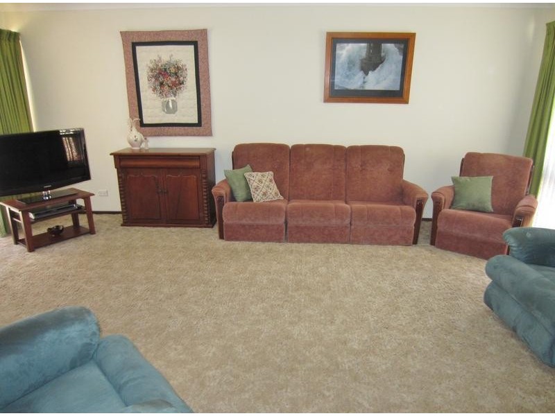 18 Ballanya Avenue, Goulburn NSW 2580