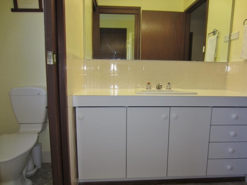 18 Ballanya Avenue, Goulburn NSW 2580